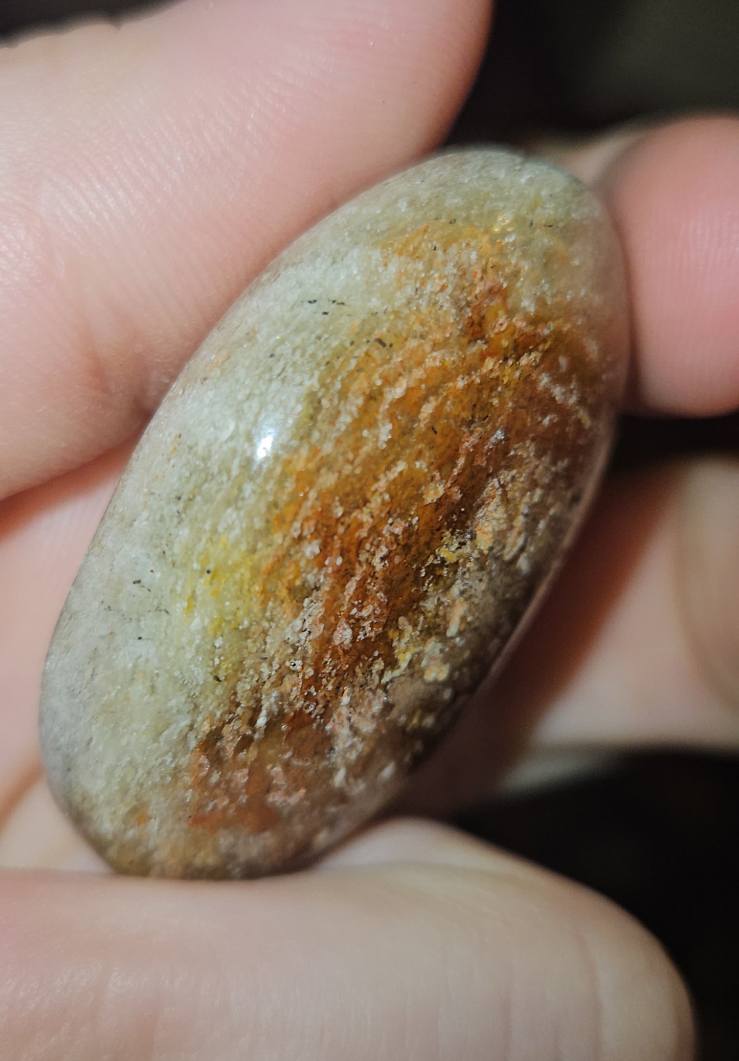 Garden/ Phantom Quartz Palm Stone