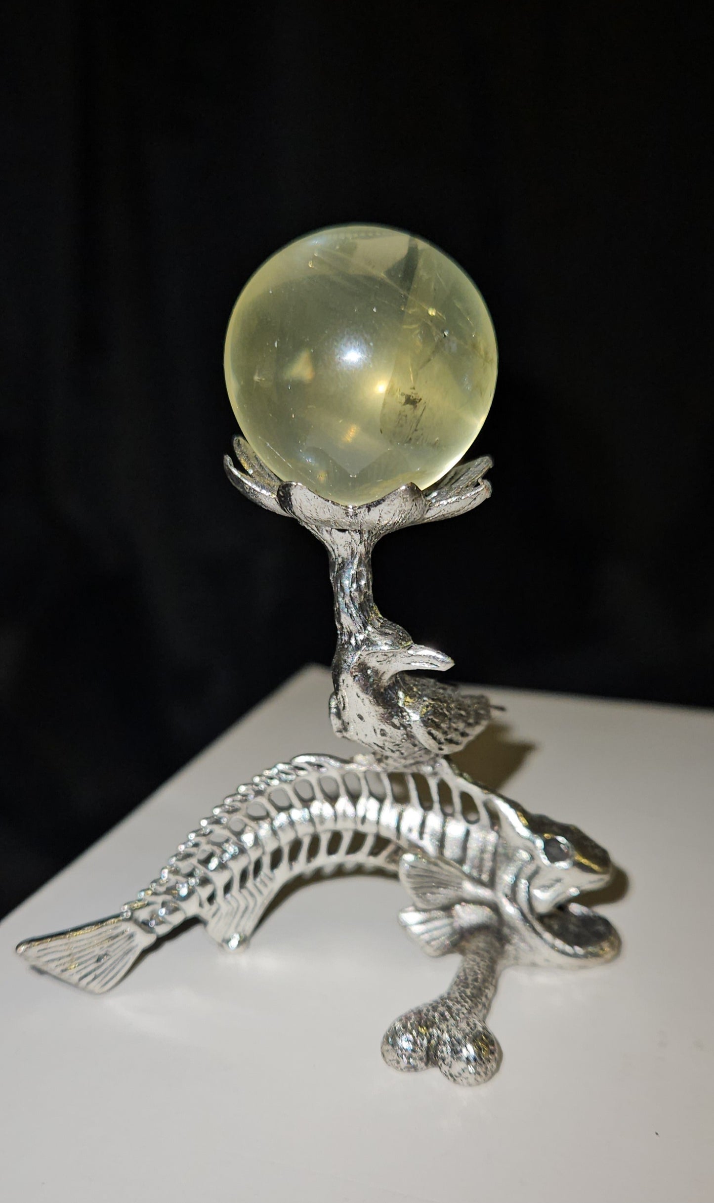 Lotus Raven Bone Fish Stand