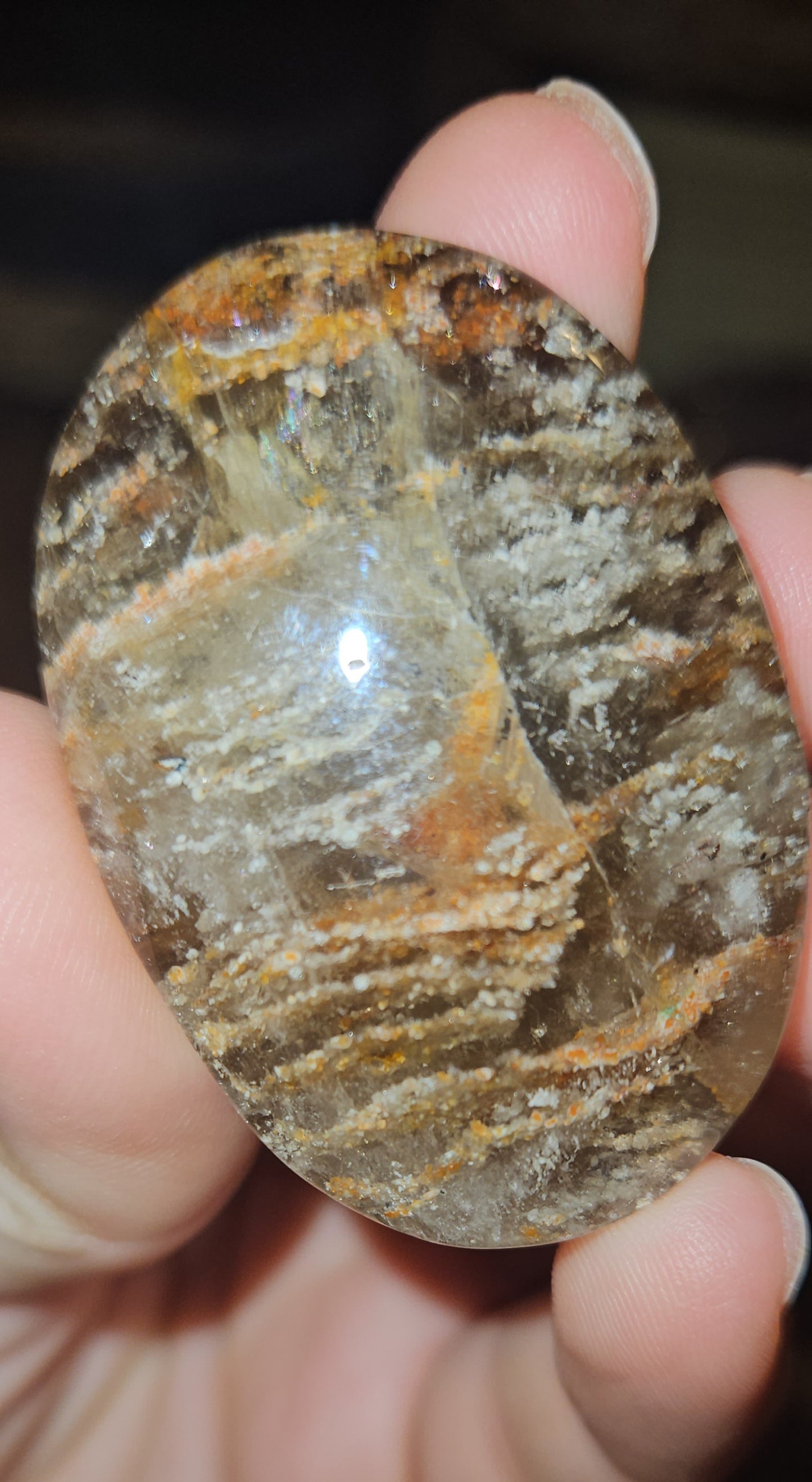 Garden/ Phantom Quartz Palm Stone