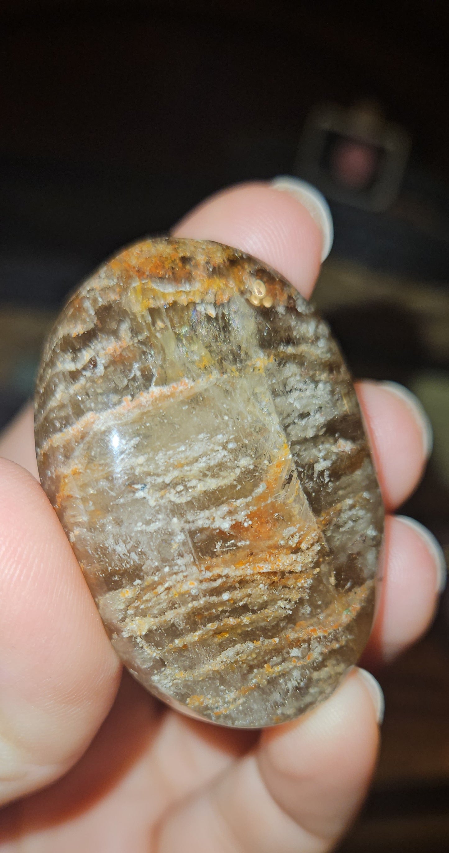 Garden/ Phantom Quartz Palm Stone